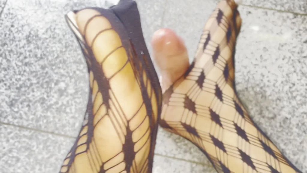 sexy foto nr. 3 von EXTREM VERSAUTER FOOTJOB!!!!!!!
