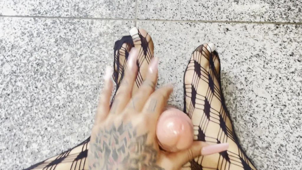sexy foto nr. 5 von EXTREM VERSAUTER FOOTJOB!!!!!!!