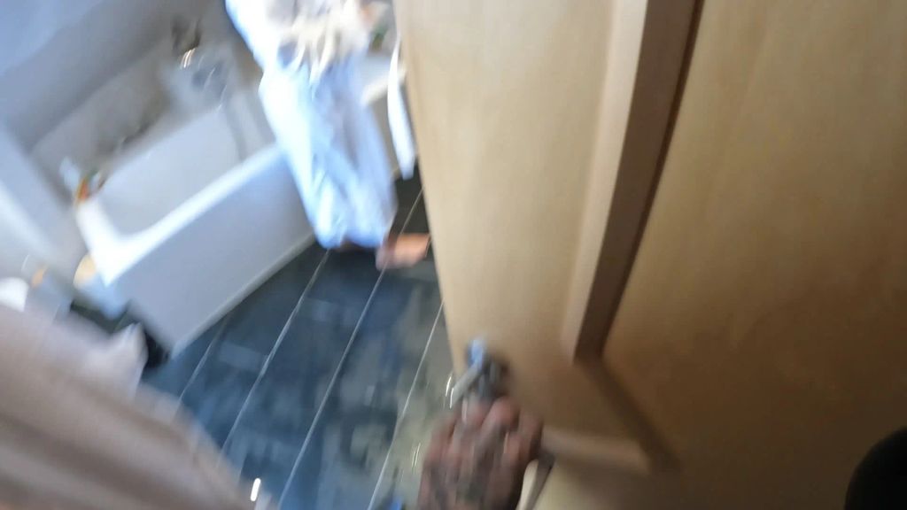 sexy foto nr. 1 von Stiefvater In Der Dusche Erwischt Gefickt Vollgewixxt !