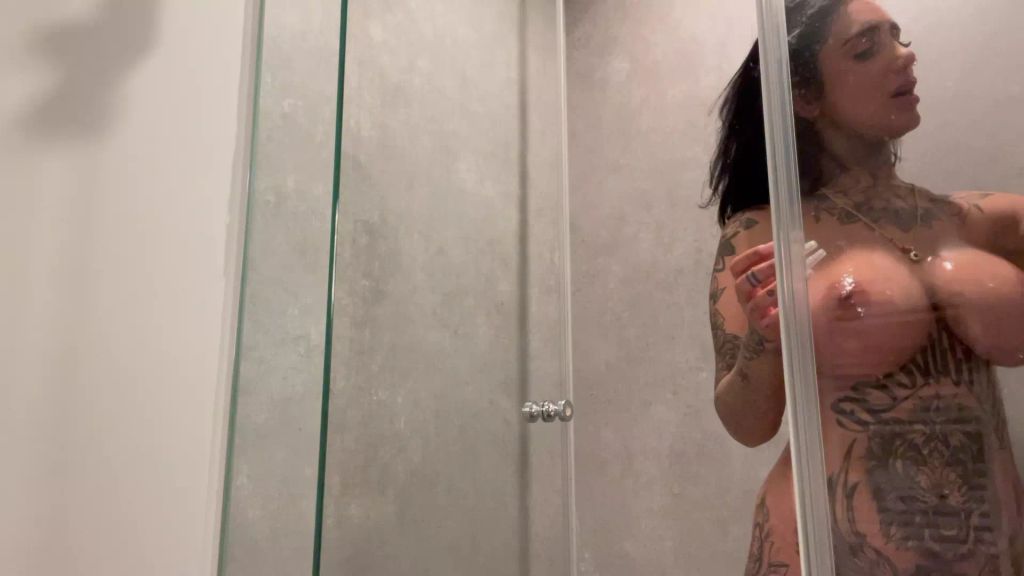 sexy foto nr. 5 von Wildes Gespritzte in der HotelDusche!mit XXL Tiitten!!