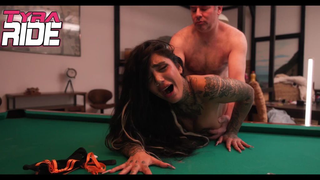 sexy foto nr. 8 von User zerfickt mich am Billardtisch während ich rauche