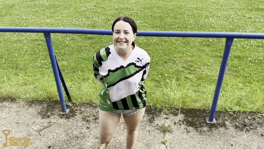 sexy foto nr. 1 von PUBLIC SEX! Fussballtraining eskaliert!