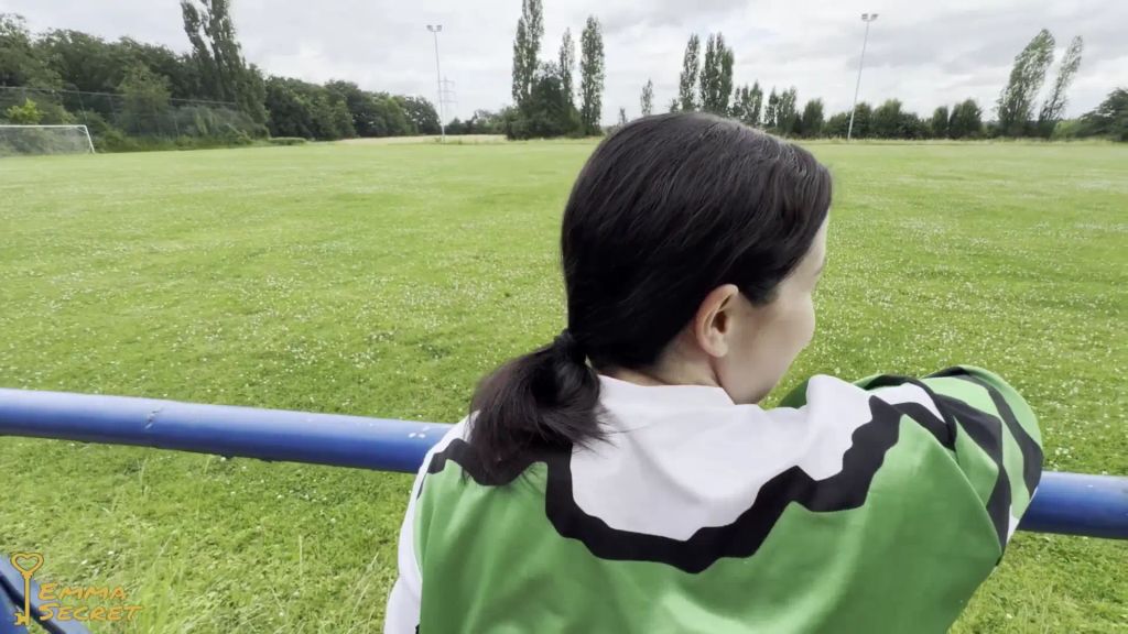 sexy foto nr. 6 von PUBLIC SEX! Fussballtraining eskaliert!