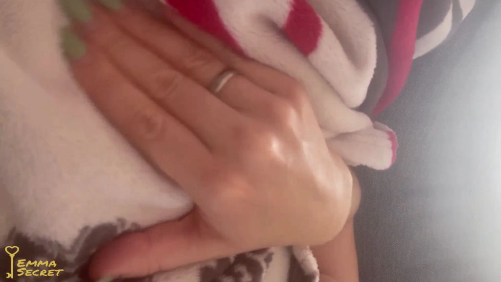 sexy foto nr. 8 von USERWUNSCH! Fetisch Solo mit Kuscheldecke!