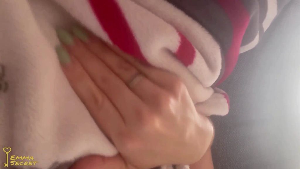 sexy foto nr. 9 von USERWUNSCH! Fetisch Solo mit Kuscheldecke!