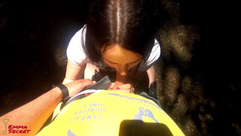 sexy foto nr. 9 von OMG! Blowjob Pause beim Wandern!