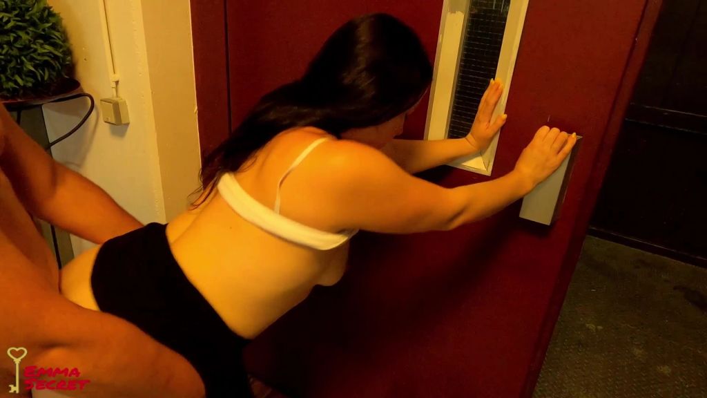 sexy foto nr. 10 von Beim Fremdfick erwischt! Was macht er jetzt mit mir?!