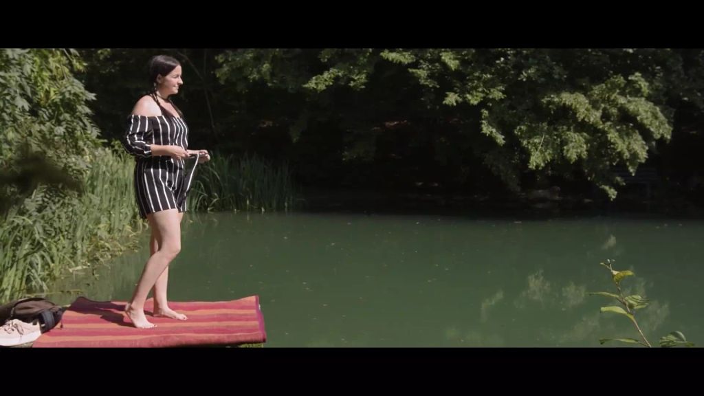 sexy foto nr. 4 von Trailer! Emma Secret Diary!