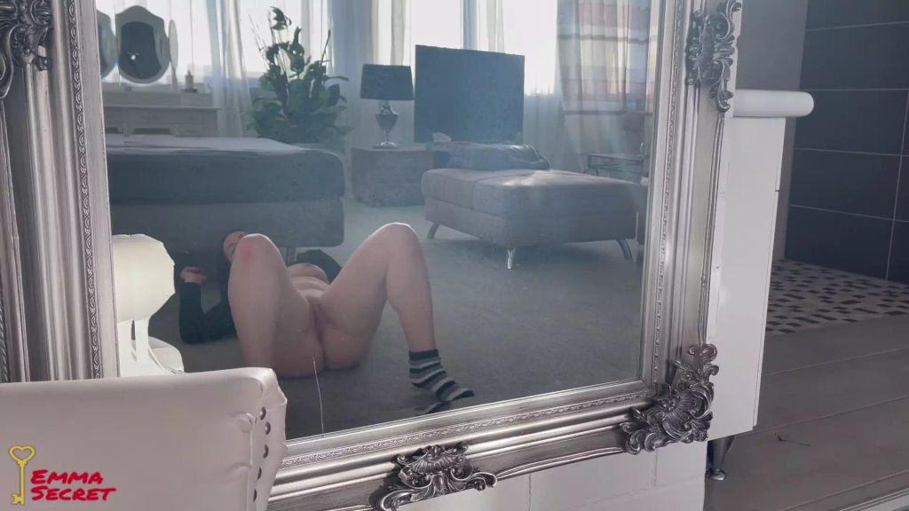 sexy foto nr. 8 von MUSCHI FEUCHT vor dem Spiegel!