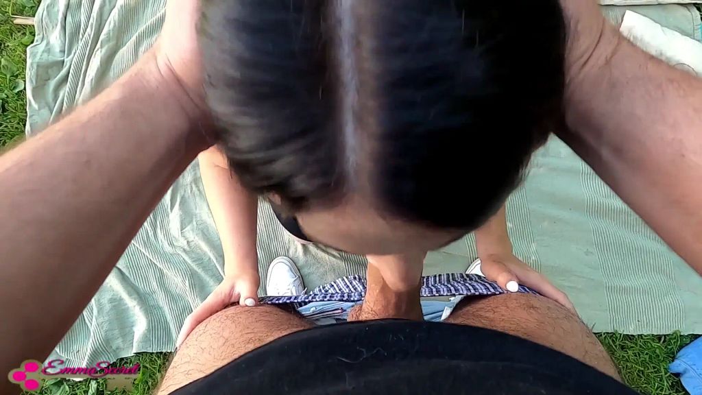 sexy foto nr. 2 von Teeny-Schlampen auf Beutezug! 2 Girls, 2 Fremde, kein Zurück