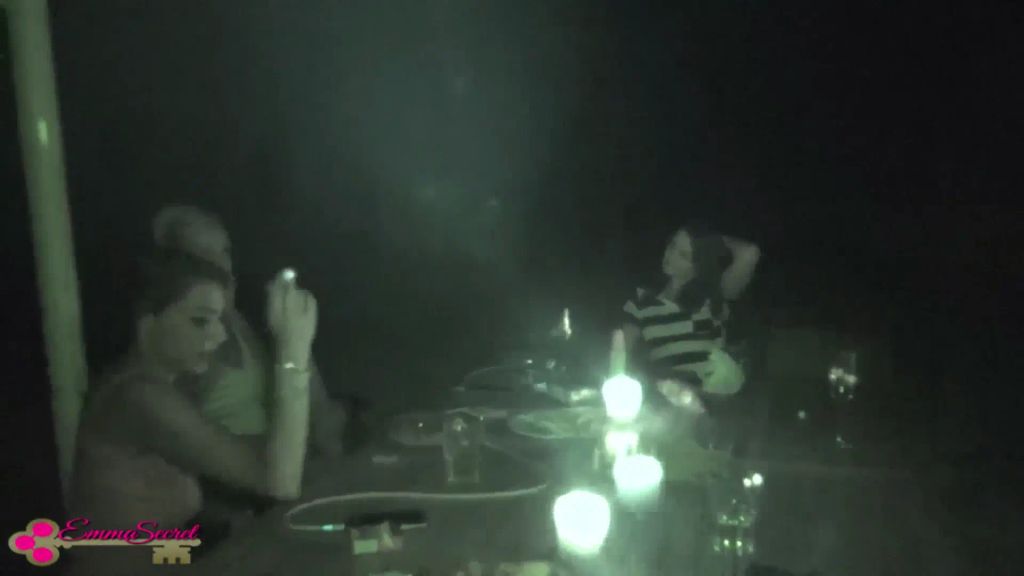 sexy foto nr. 1 von Das Horrorlesben Haus! Wer nicht leckt, wird verflucht!