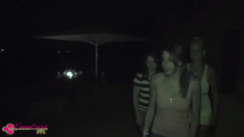 sexy foto nr. 2 von Das Horrorlesben Haus! Wer nicht leckt, wird verflucht!