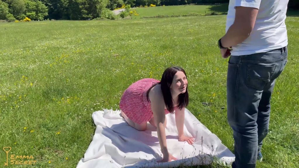 sexy foto nr. 2 von Vom Bauern erwischt – und direkt auf dem Feld durchgefickt!