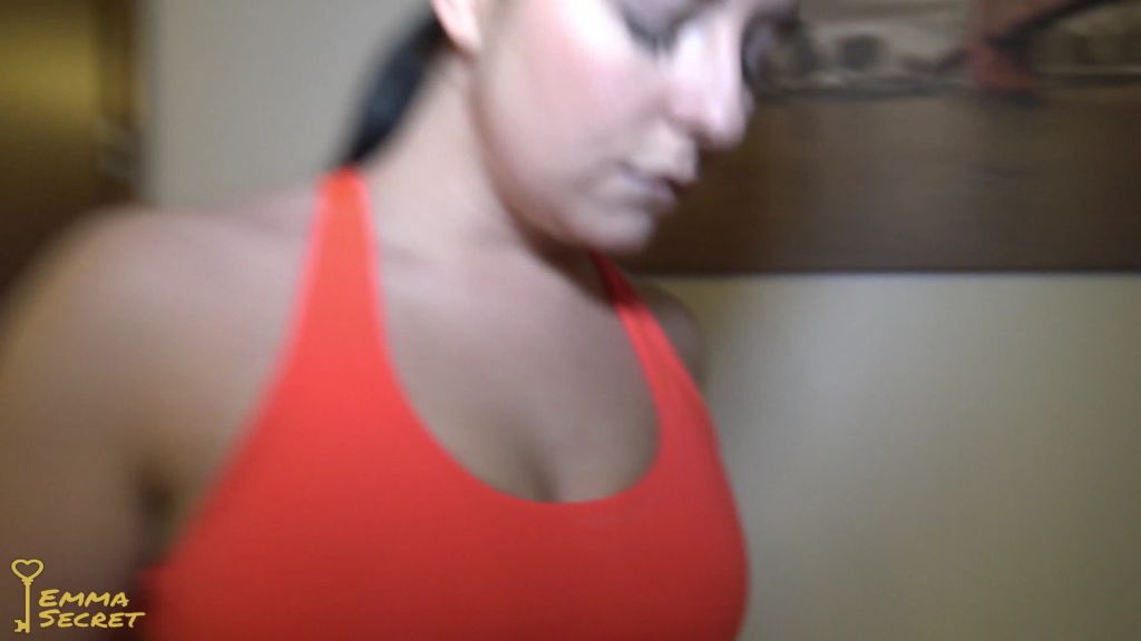 sexy foto nr. 1 von Extremes WORKOUT! Die PUSSY ist extrem feucht!