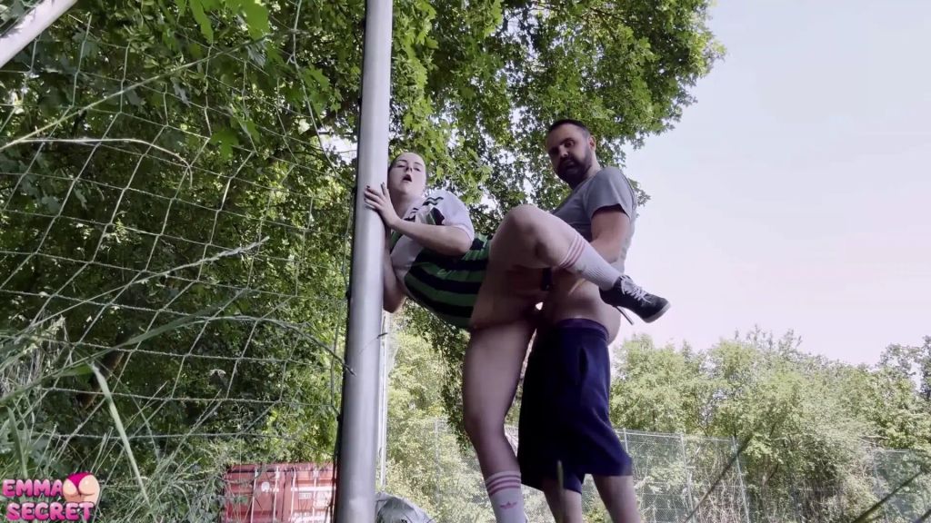 sexy foto nr. 6 von Weltmeisterin im Ficken! Public Sportplatz Gesichtsfick!