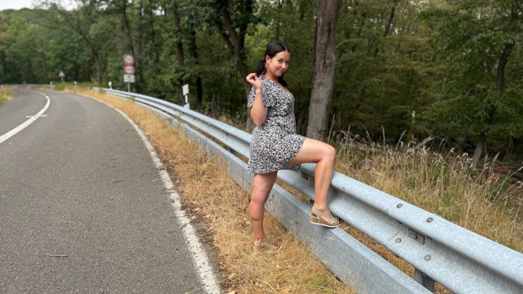 Bundesstraße-Fick – meine Pussy läuft über vor Sperma!
