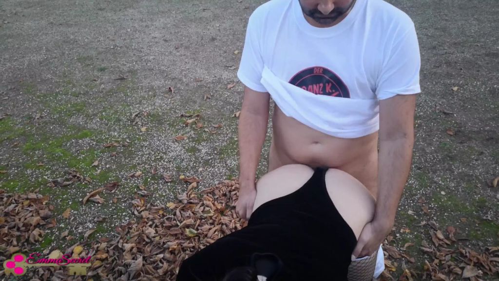 sexy foto nr. 6 von PERVERSE Venus! 4 Schwänze abgemolken! Spermaküsse & Walk!