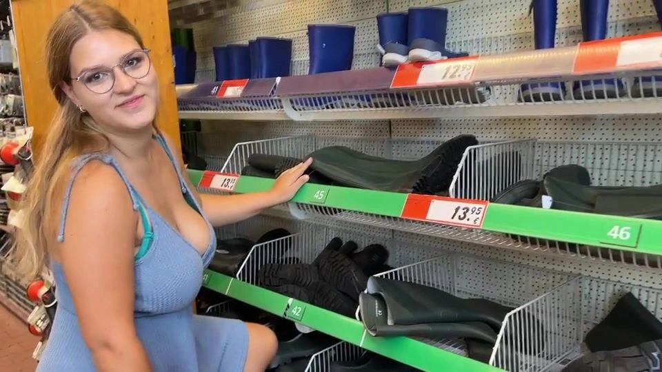 sexy foto nr. 8 von Baumarkt - mehr Öffentlich geht nicht