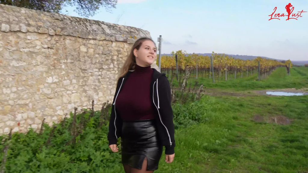sexy foto nr. 1 von Beim Herbstspaziergang in freier Natur überkam es mich!
