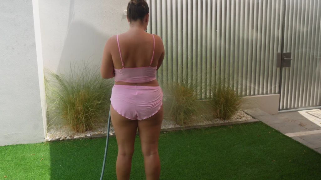 sexy foto nr. 1 von Outdoor Abgespritzt - Eine nasse Sommerdusche