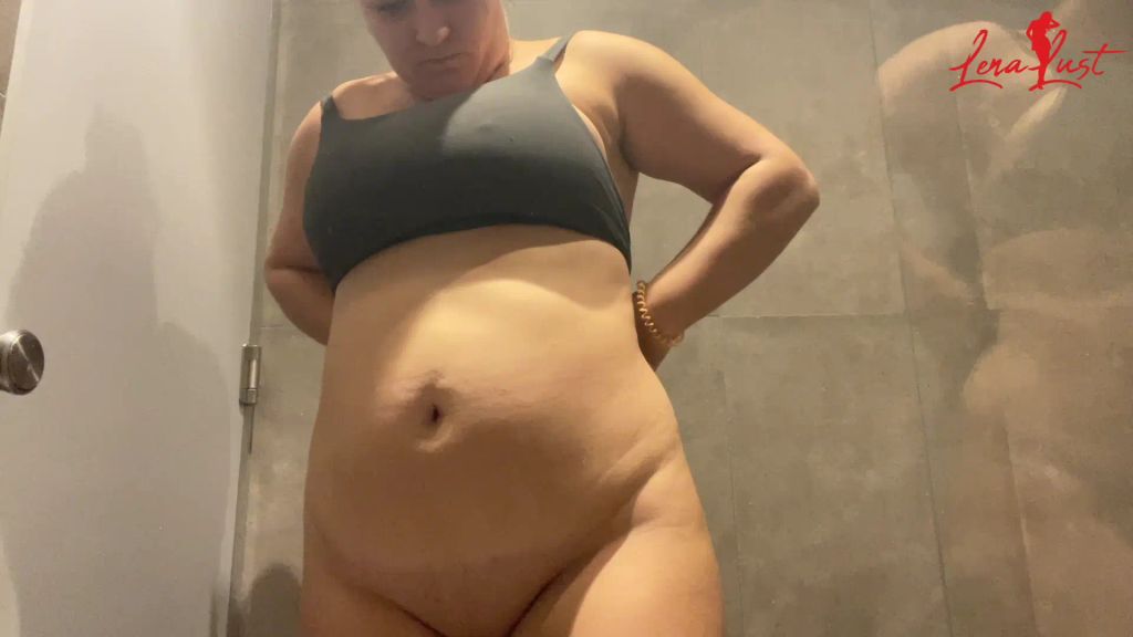 sexy foto nr. 8 von In öffentlicher Umkleide besorgt! Puplic - Dusche