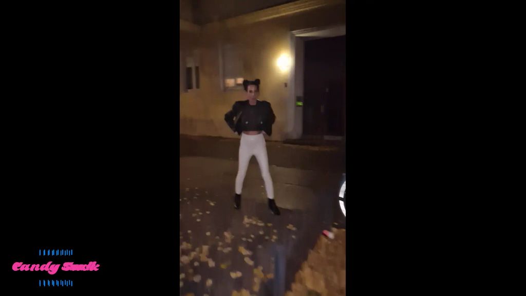 sexy foto nr. 8 von Geiler Straßenpiss in Berlin