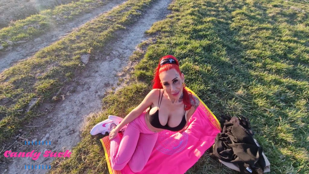 sexy foto nr. 3 von Geile Fickerei auf dem Acker, nicht das der Bauer uns erwisc