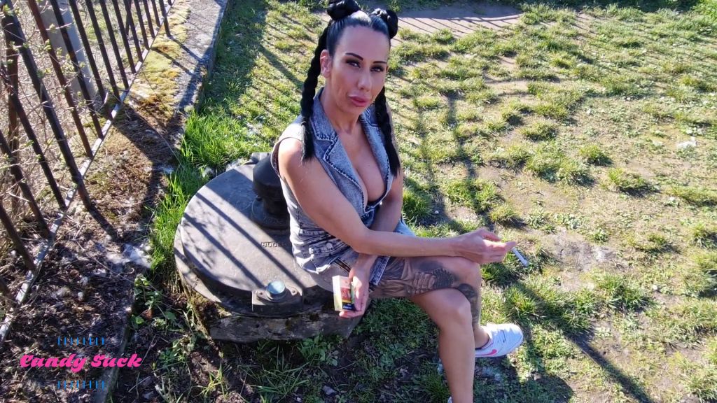 sexy foto nr. 1 von Smoking Anal-Creampie
