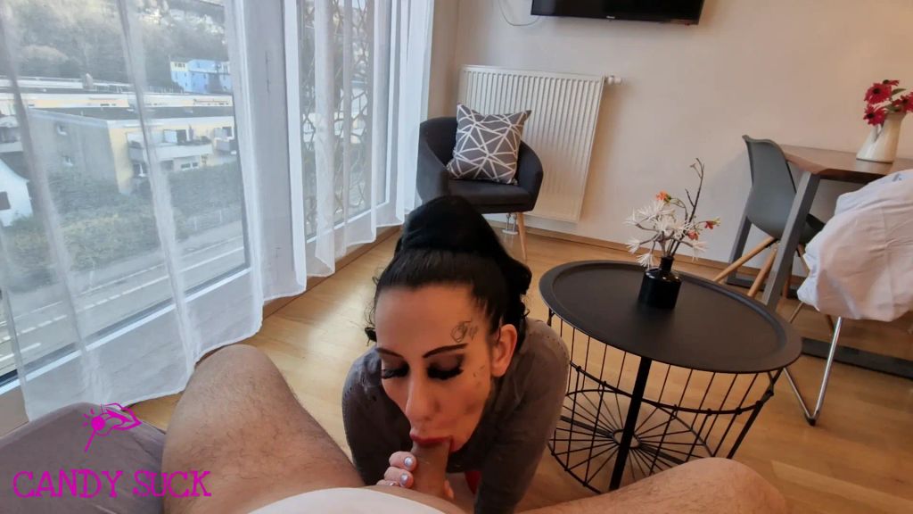 sexy foto nr. 1 von ICH ZEIGE DIR MEINEN GEHEIMEN LEGGINS ABSPRITZ-TRICK