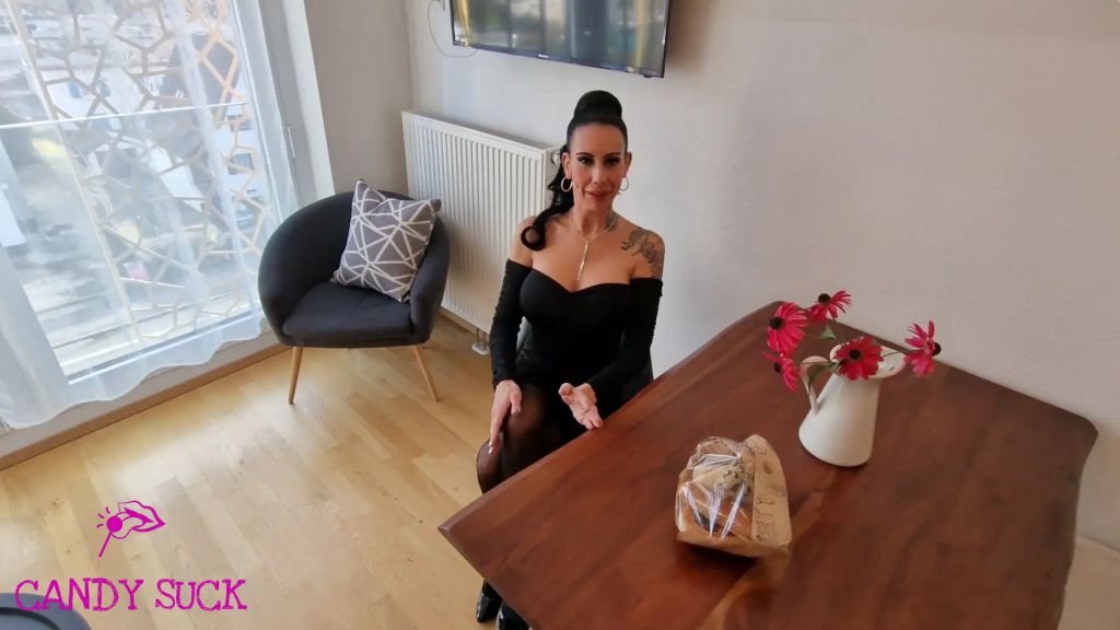 sexy foto nr. 1 von Dreilochstute bekommt in Nylons ihren Arsch vollgespritzt