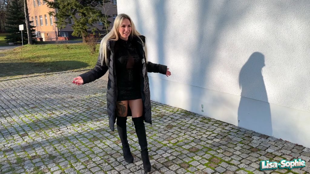 sexy foto nr. 1 von Die Schlampe der Weihnachtsfeier - damit haben die Kollegen