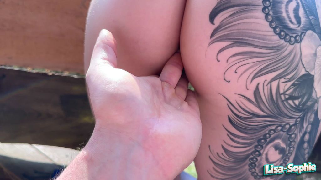 sexy foto nr. 3 von Public Creampie auf der Aussichtsplattform