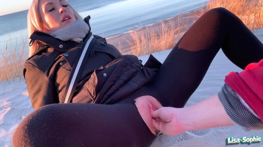sexy foto nr. 9 von Public Fist am Ostsee Strand !
