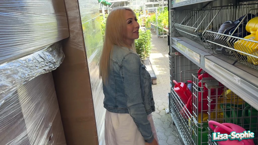 sexy foto nr. 2 von Mit dem Analhaken im Baumarkt und dann fickte er auch noch..