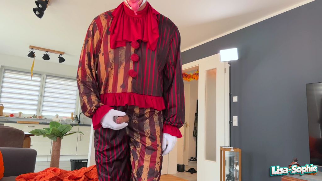 sexy foto nr. 4 von Die Halloween Party Schlampe - vom Clown benutzt und ...