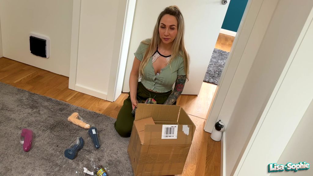 sexy foto nr. 1 von Wenn Daddy heimlich das Fötzchen sprengt und Mutti davon...