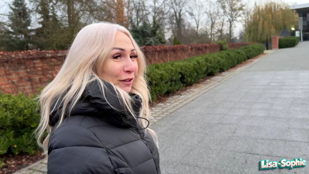 sexy foto nr. 3 von Riskanter Squirt Fick mitten in der vollen Therme!