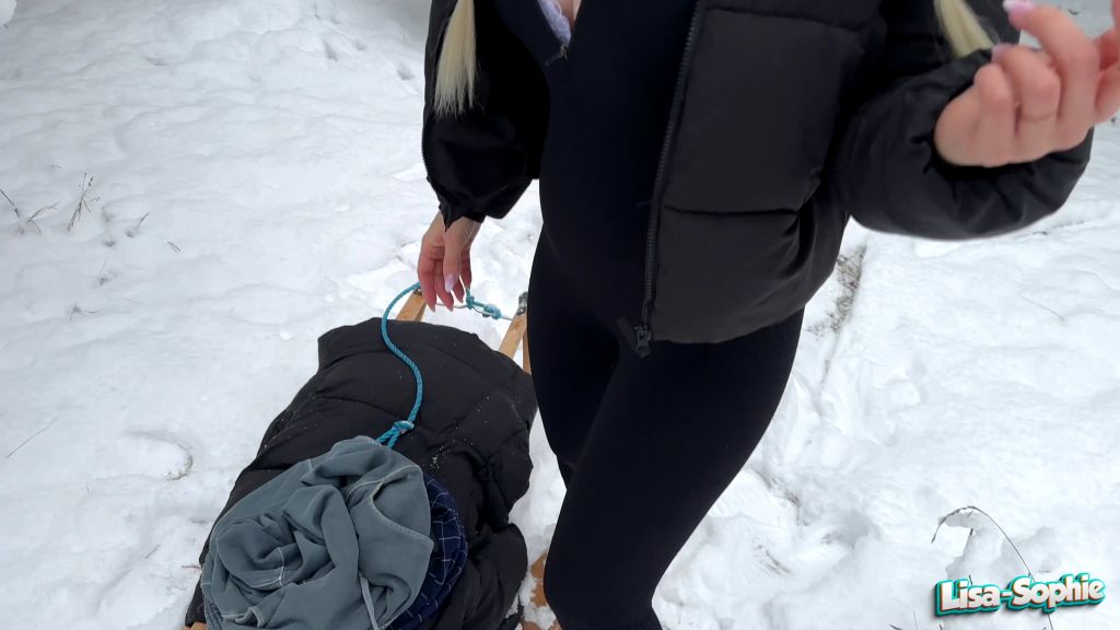 sexy foto nr. 5 von Beim Rodeln hart reingerutscht - Outdoorfick bei -8 Grad