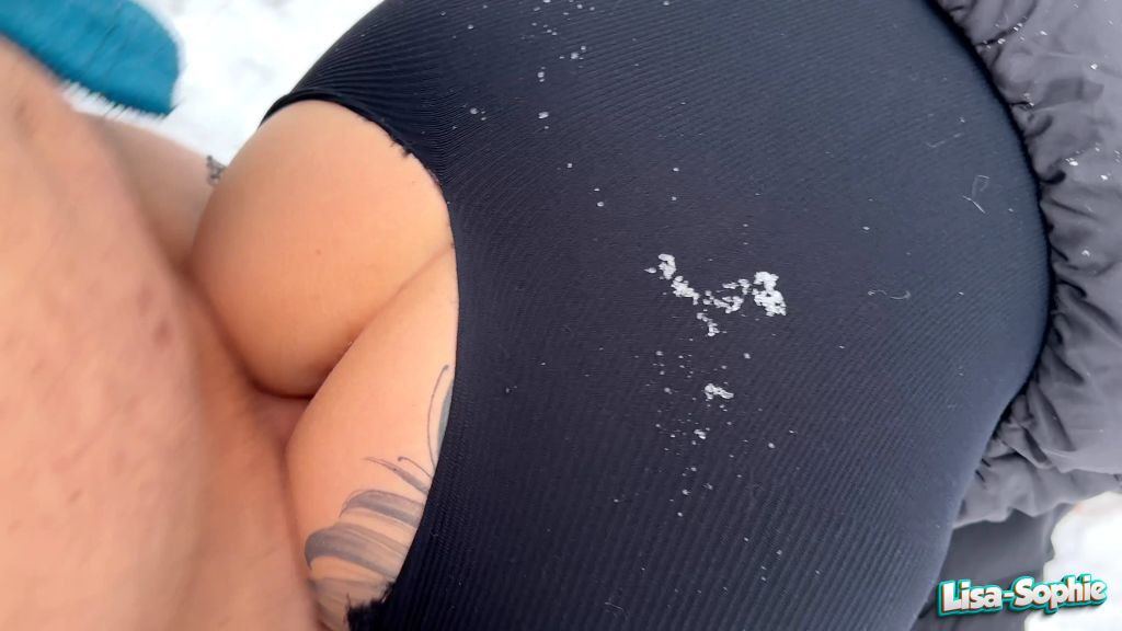 sexy foto nr. 6 von Beim Rodeln hart reingerutscht - Outdoorfick bei -8 Grad