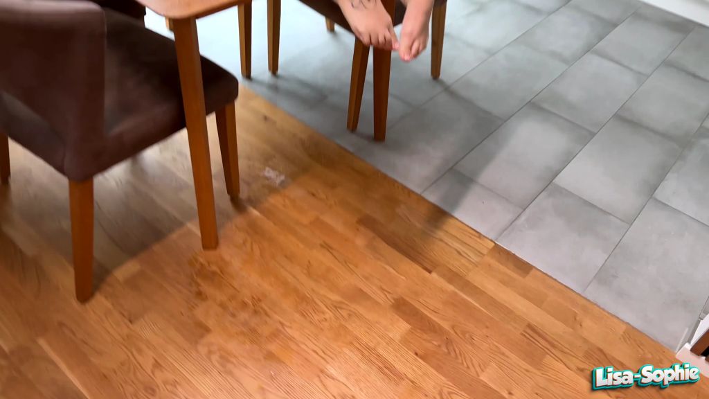 sexy foto nr. 8 von Squirtexplosion auf seinen Schwanz - Küchenquickie eskaliert