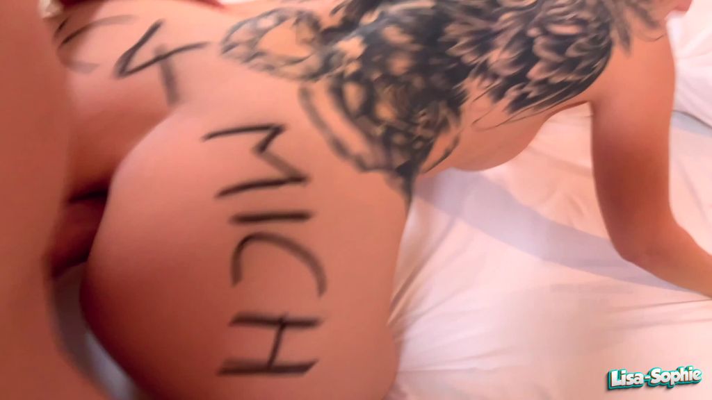 sexy foto nr. 6 von Die Hotelschlampe - vom Fremden alle Löcher zerfickt !