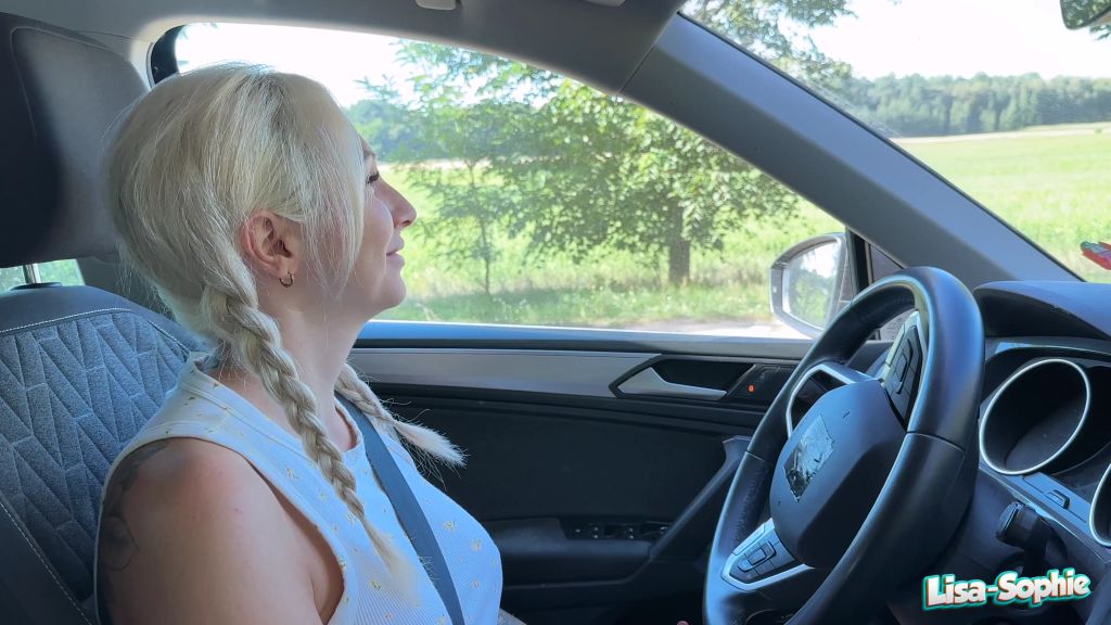 Vorschaubild 2 zum Video „Public Creampie für den Führerschein - am Straßenrand hart..“