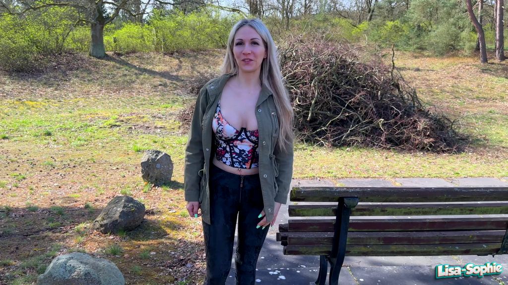 sexy foto nr. 2 von Das ehrenlose Flittchen vom Osterfeuer