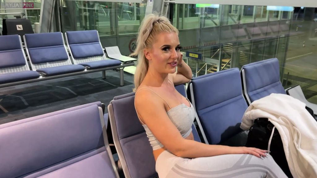 sexy foto nr. 1 von FLUGHAFEN FANFICK !! VOM USER ERKANNT UND VOLLGEWIXXT!!