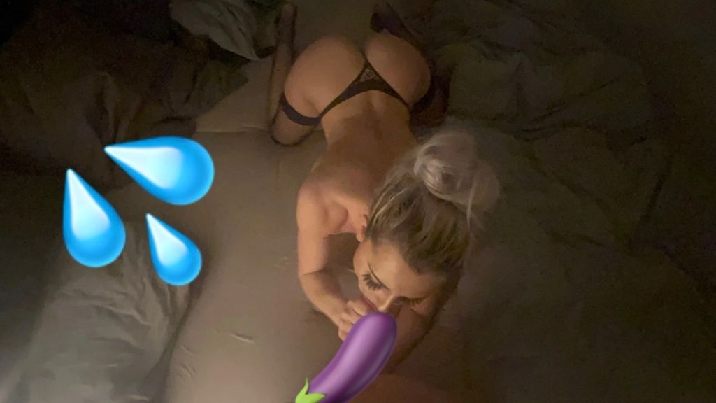 100% privates Sextape: Doggy & Deepthroat as hard as you can