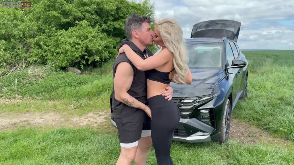 sexy foto nr. 2 von RANDOM. JOGGER BRINGT MICH ZUM SQUIRTEN UND ROTZT CREAMPIE !