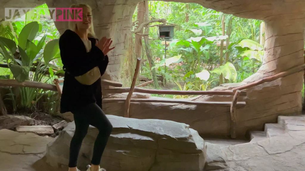 sexy foto nr. 1 von RISKANTER ZOOBESUCH MIT FETTER LADUNG SPERMA IM GESICHT !!