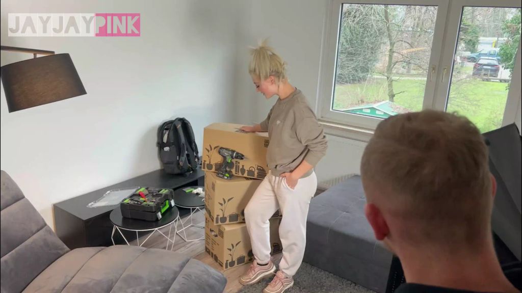 sexy foto nr. 1 von VERFICKTER UMZUG !! ABSCHIED VOM RIESENSCHWANZ VON NEBENAN