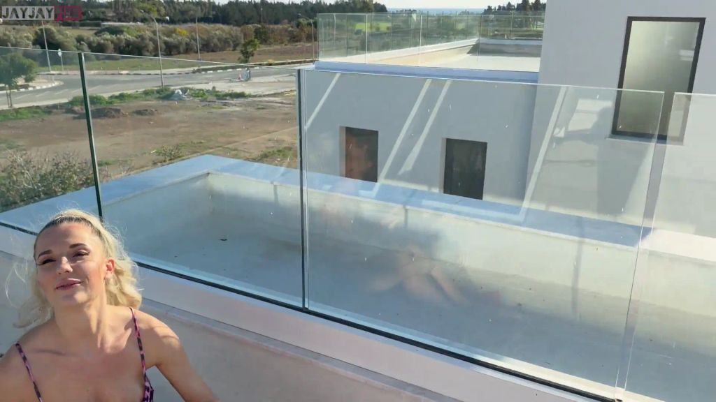 sexy foto nr. 1 von PUBLIC FICK AUF DER DACHTERRASSE ENDET IM XXL SQUIRT !!