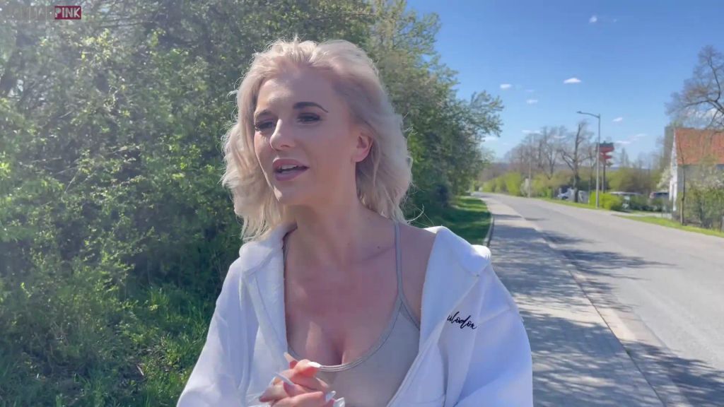 sexy foto nr. 1 von MYSTERIÖSES FICK-TAXI !! SAMMELT FOTZEN VON DER STRASSE AUF